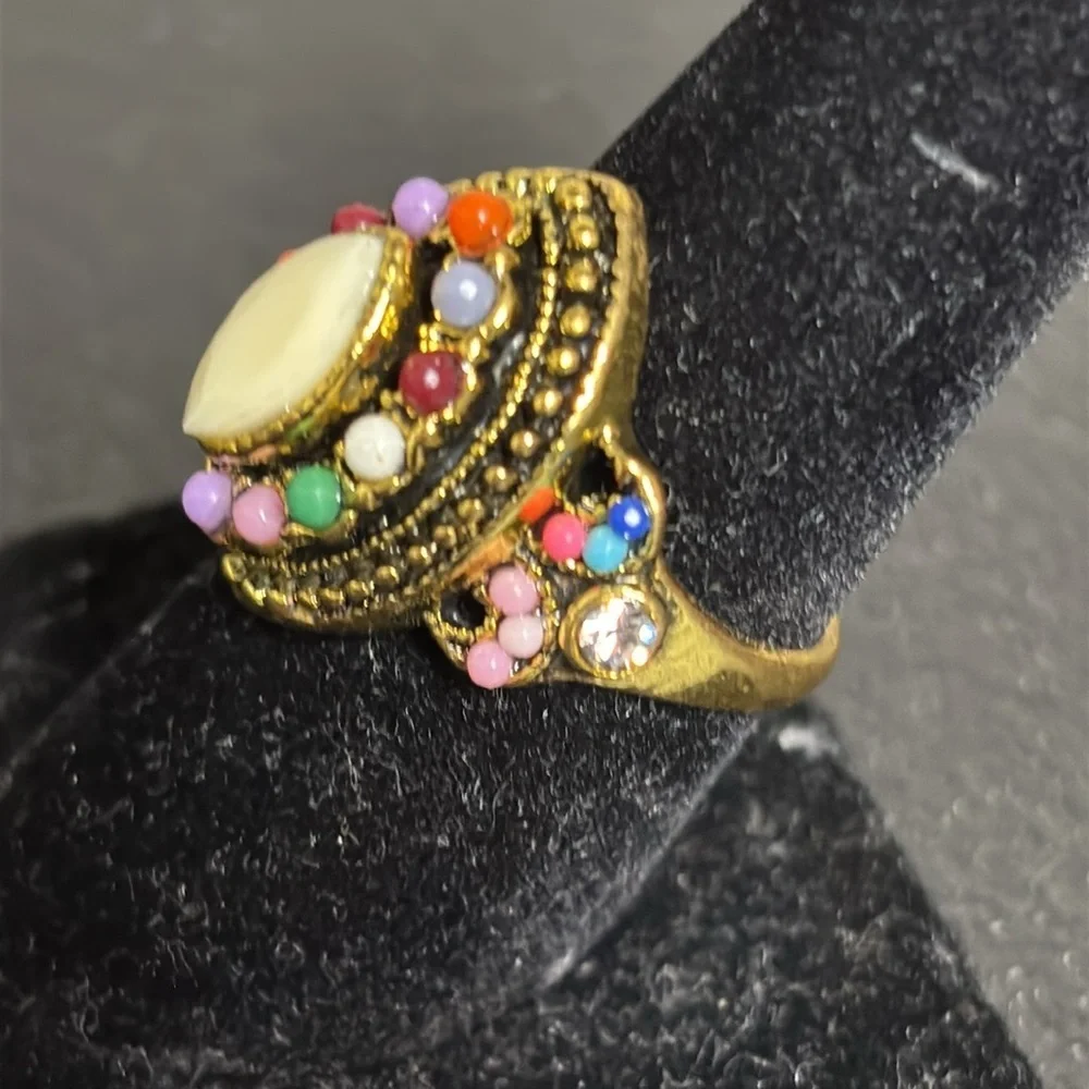 Fashion Antique Gold Vintage Ring w/ Colorful Resin Beads & Stone